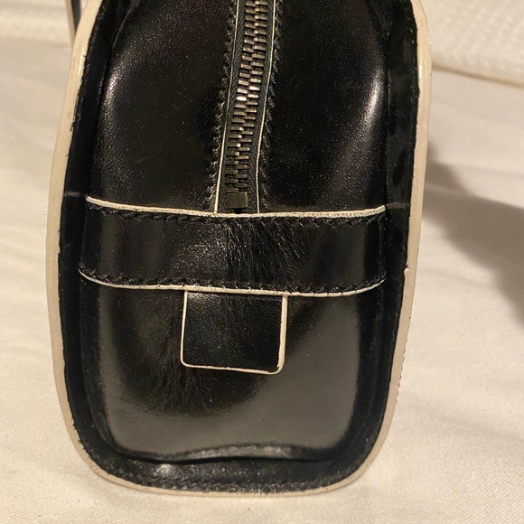 VGUC Fendi Zucchino lthr bag w/ hand painted trim! - Picture 3 of 6